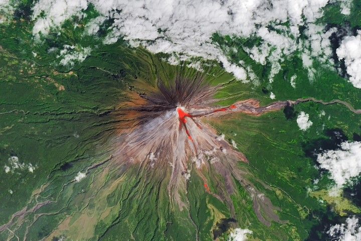 Landsat 8 view of Mayon volcano with an infrared lava heat signature